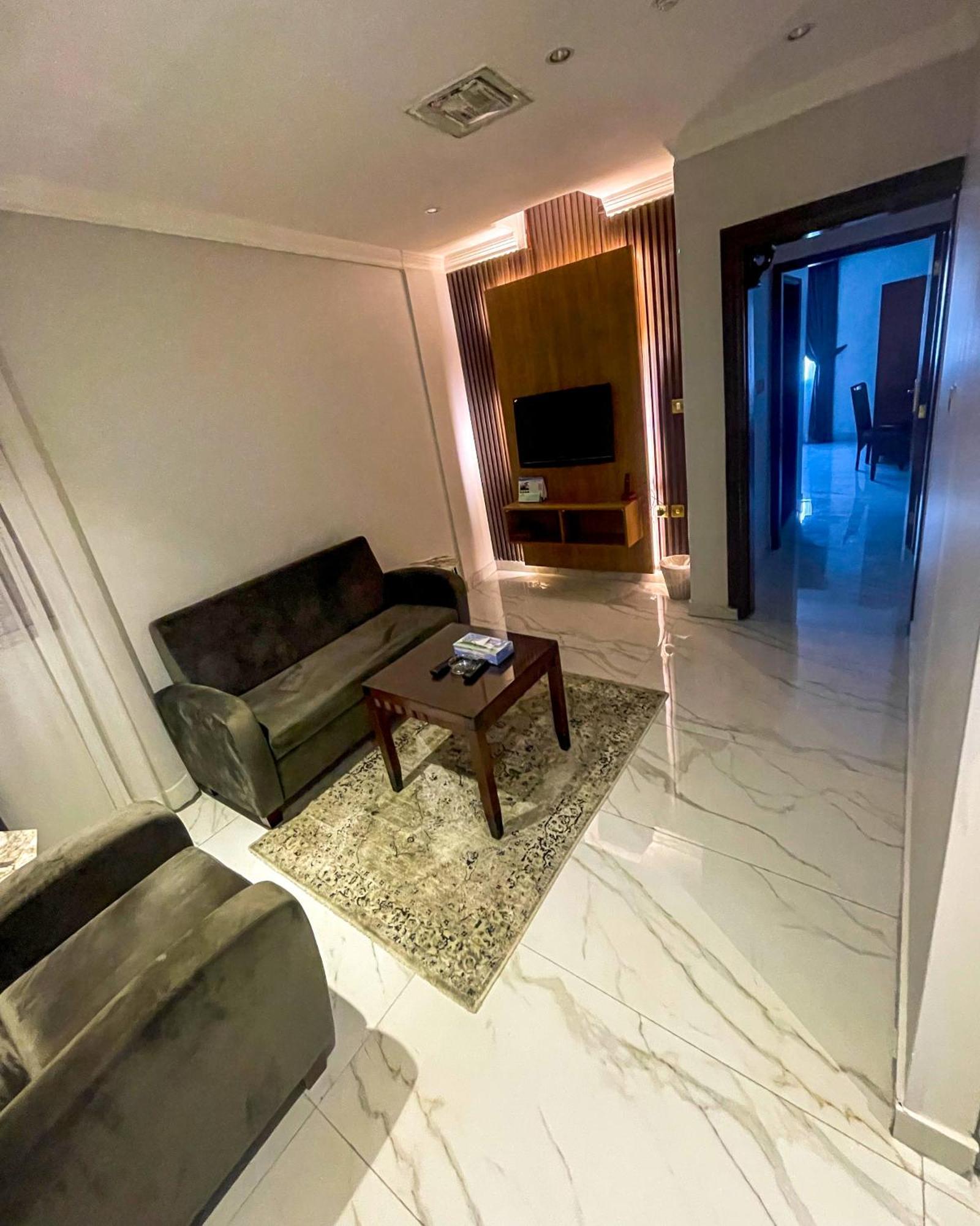 Continental Suite Farwaniya Кувейт Экстерьер фото