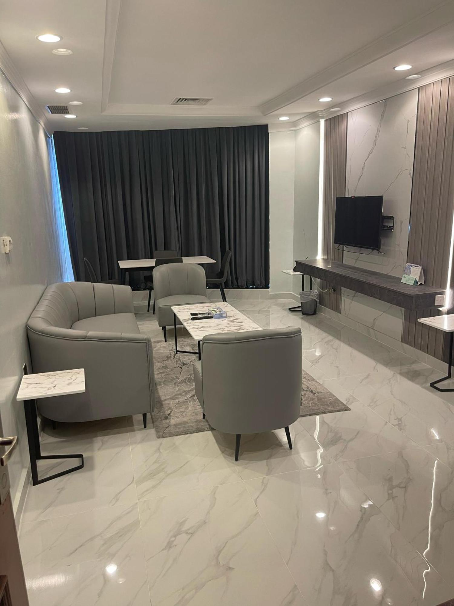 Continental Suite Farwaniya Кувейт Экстерьер фото